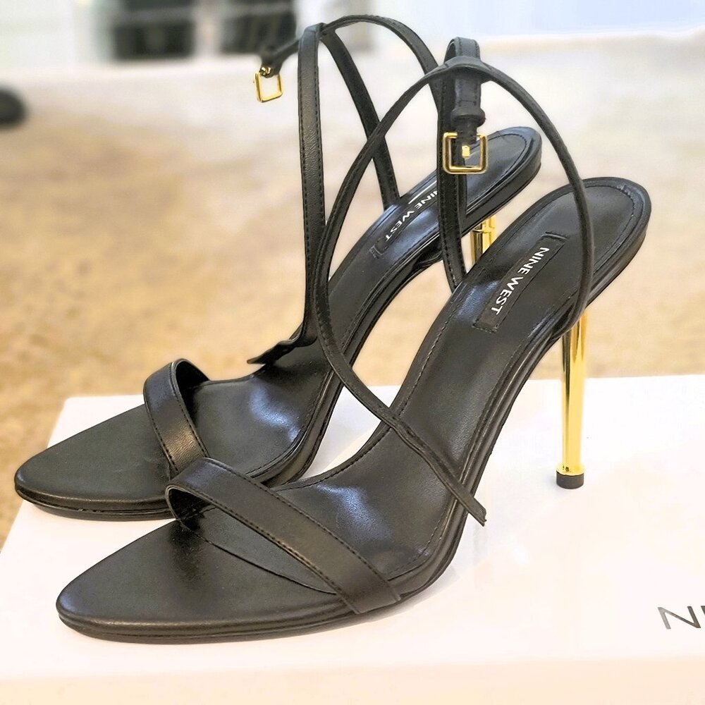 NINE WEST BLACK REINA SANDAL - LIKE NEW!